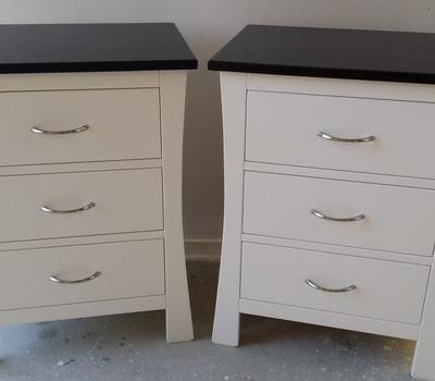 image of Maddison Three Drawer Bedside White Lacquer Mahog Top